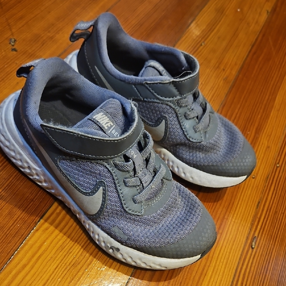 Nike Kids Blue and Gray Sneakers